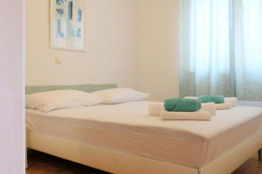 Отель Andrea Apartments  Трогир